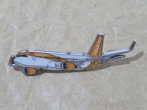 Easyjet airbus a320 - easyjet,